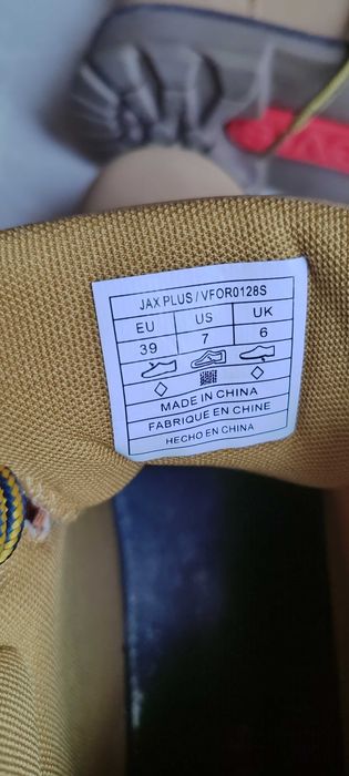 Botas Levis tamanho 39 (grande)