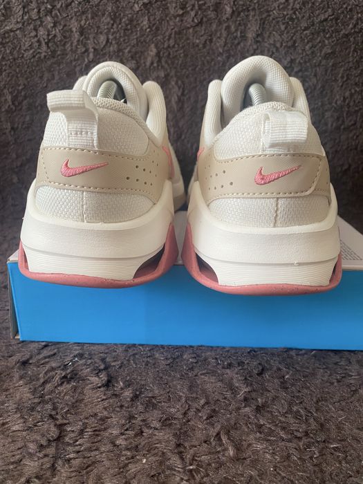Шікарні кросівки від Nike унісекс