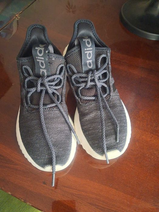 Кросівки adidas (унісекс)
