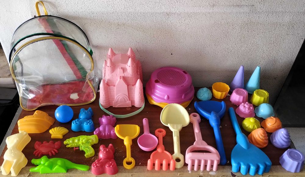 Lote 34 Brinquedos Praia Campo Piscina ETC Mochila Criança