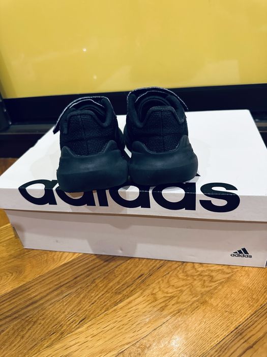 Кроссовки Adias размер 29