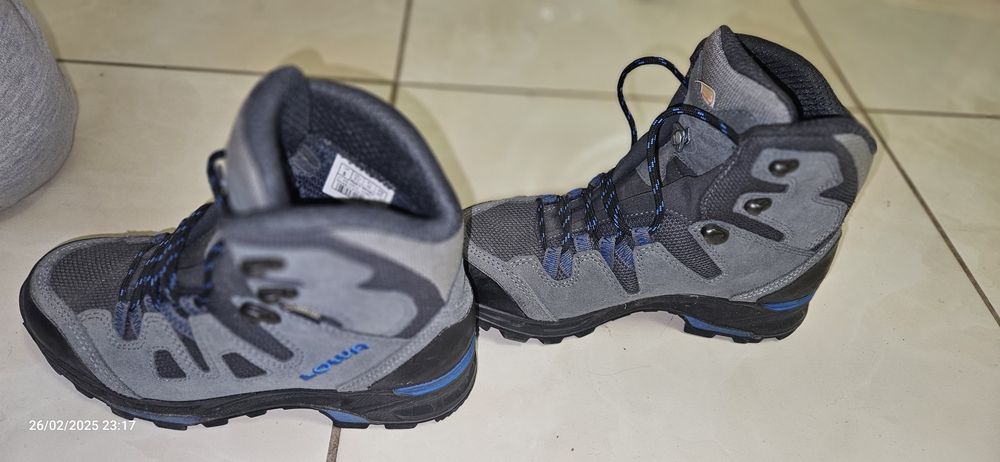 Botas de Caminhada/Montanha LOWA Khumbu II GTX (Gore-Tex / Vibram) – Tam. 38
