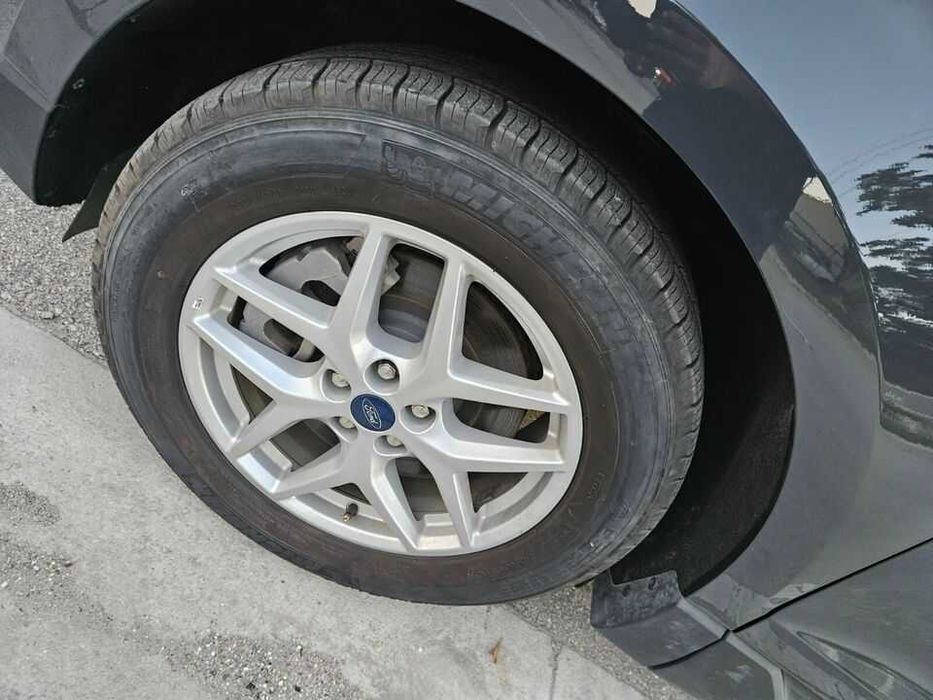 2021   Ford Edge