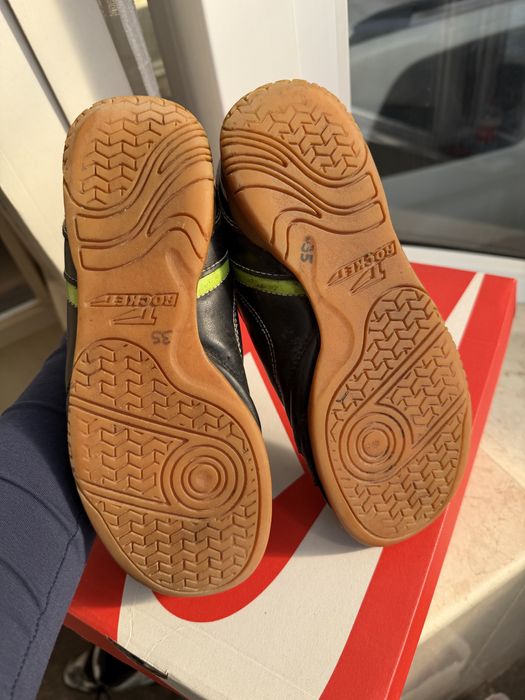 Футзалки взуття кросівки  шкіряні для футболу Rocket