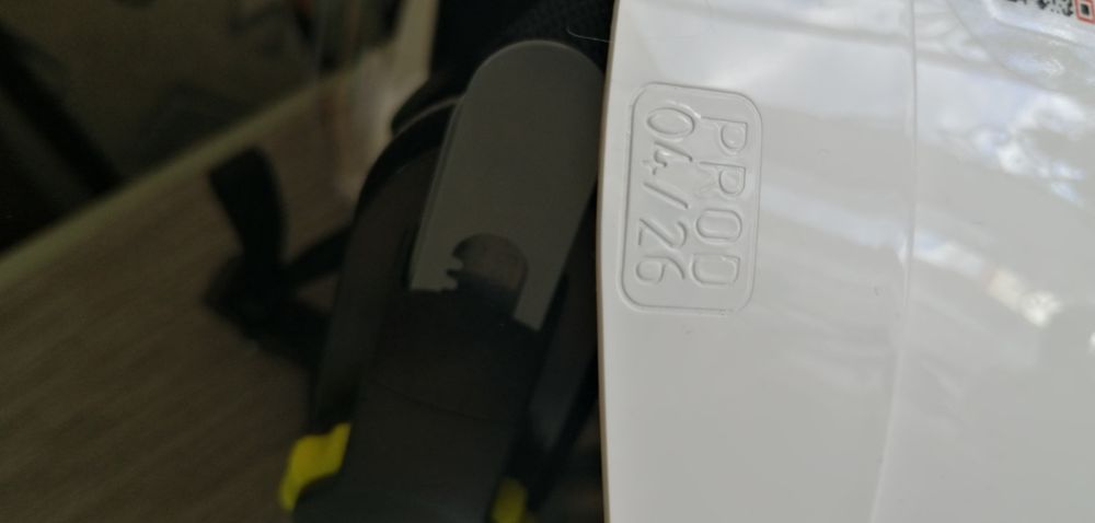 Kask ochronny SECRA-1 z przyłbicą.