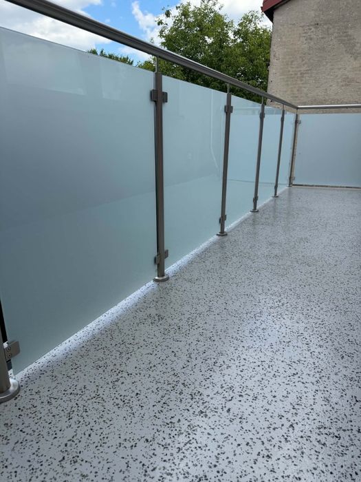 Balustrady balkonowe, tarasowe, schodowe spawane z stali nierdzewnej