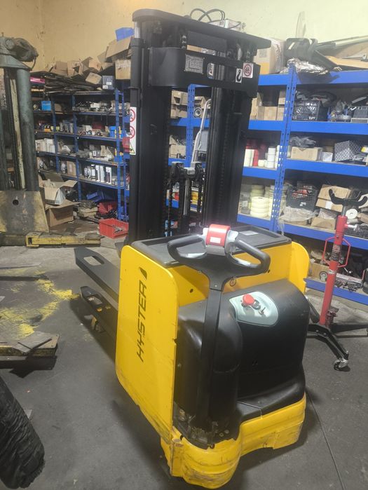 Електроштабелер Hyster