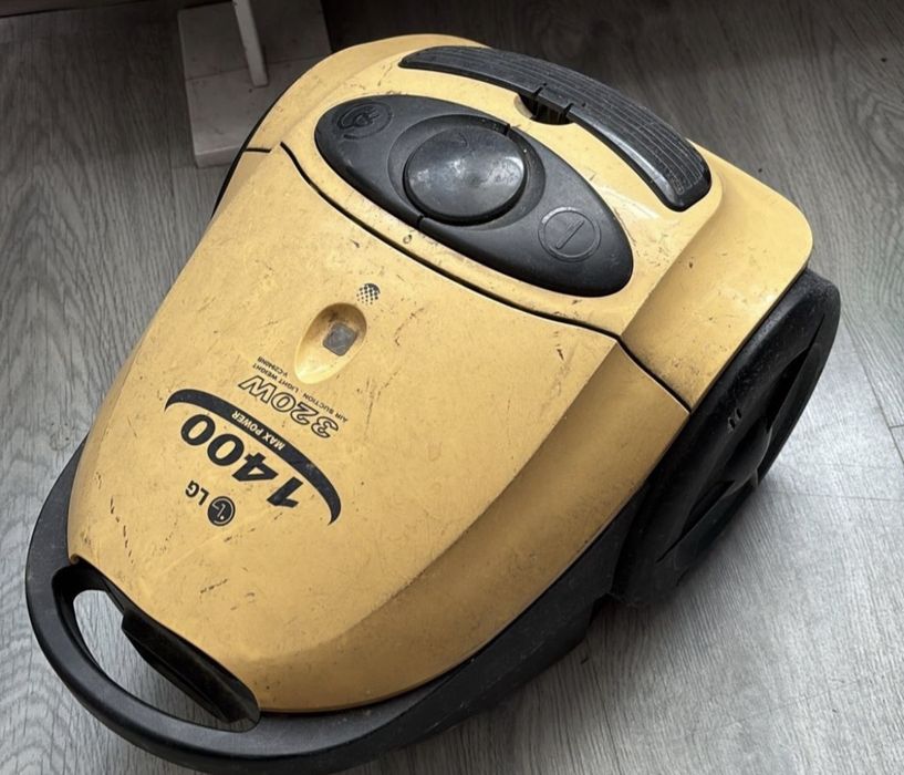 Odkurzacz LG max power 1400W (M2)