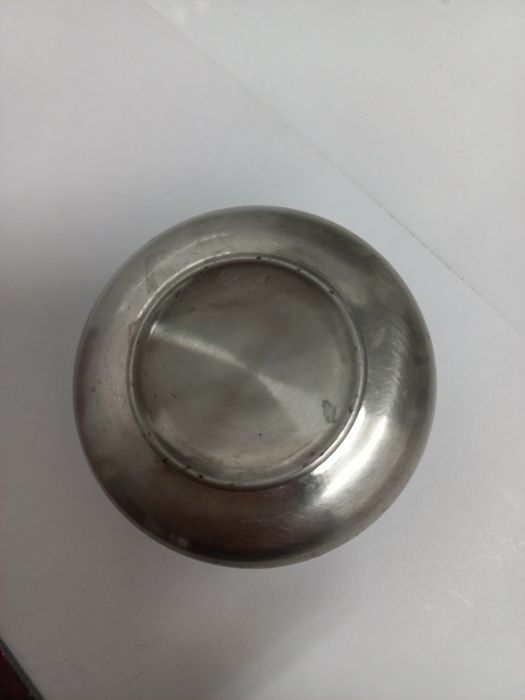 Pequeno  cinzeiro  em metal Vintage.