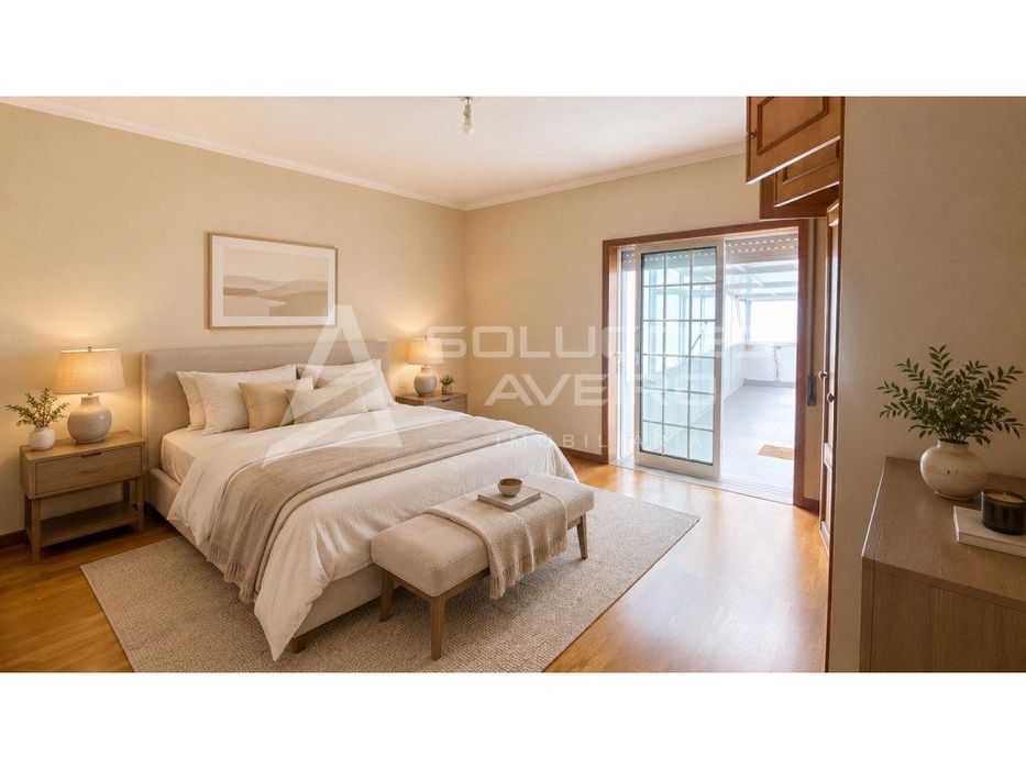 Apartamento T3 com terraço e garagem fechada a 5min das praias!