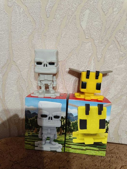 Макдональс Майнкрафт пчела и скелет