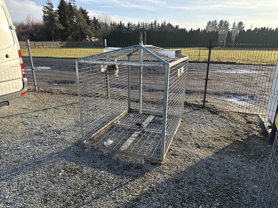 Śmietniki do segregacji typu dzwon