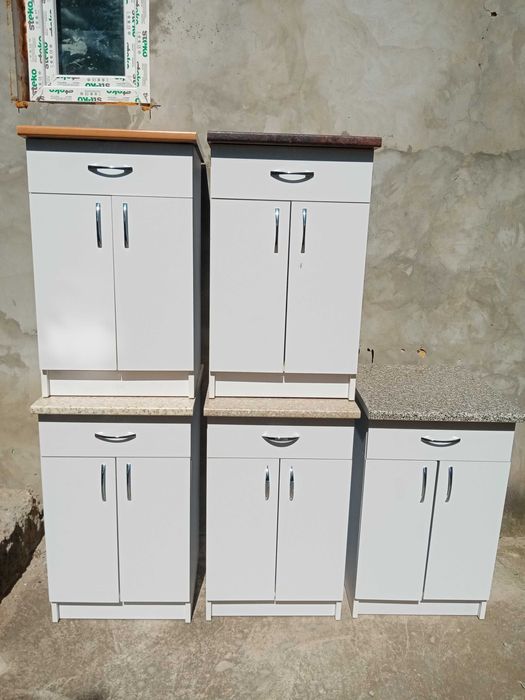 Продам тумбочки кухоннi.