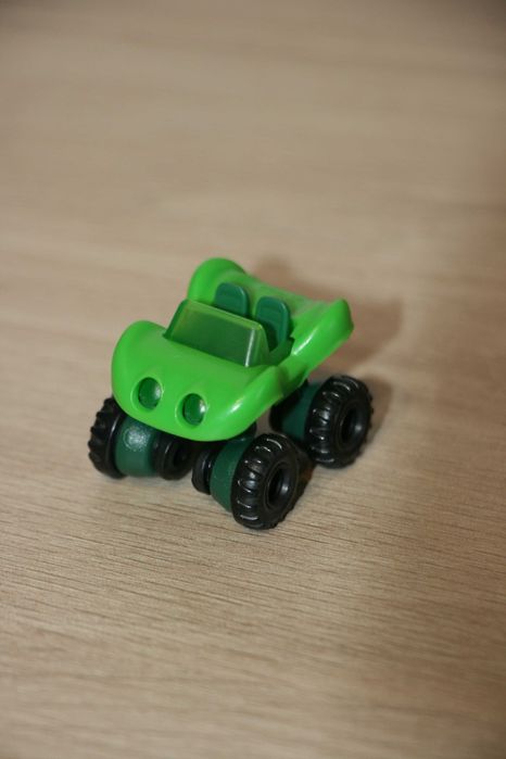 Kinder EN069 - Sprinty - Monster Truck Rallye