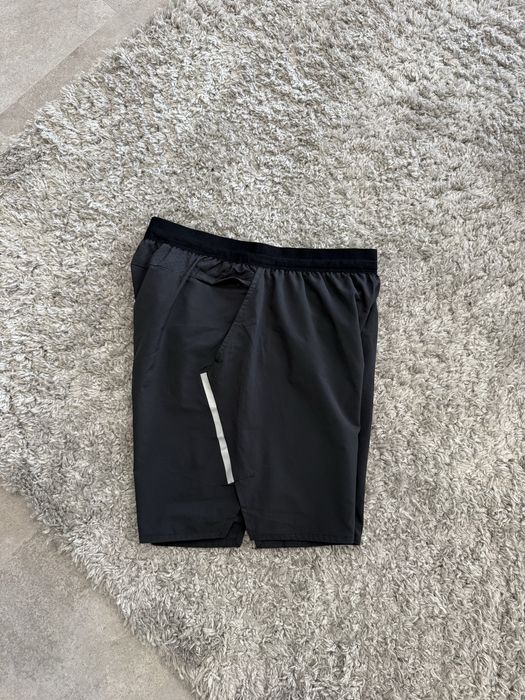 Чоловічі бігові шорти Nike Dri Fit