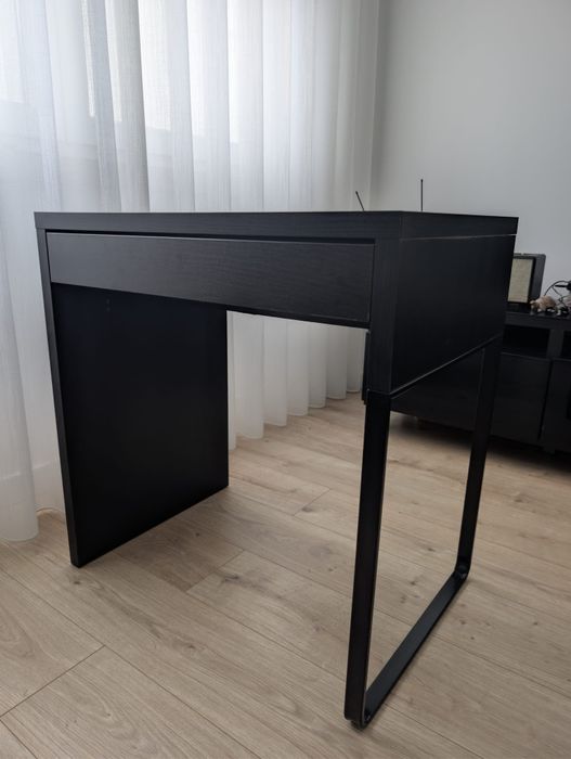 Secretaria ikea preta