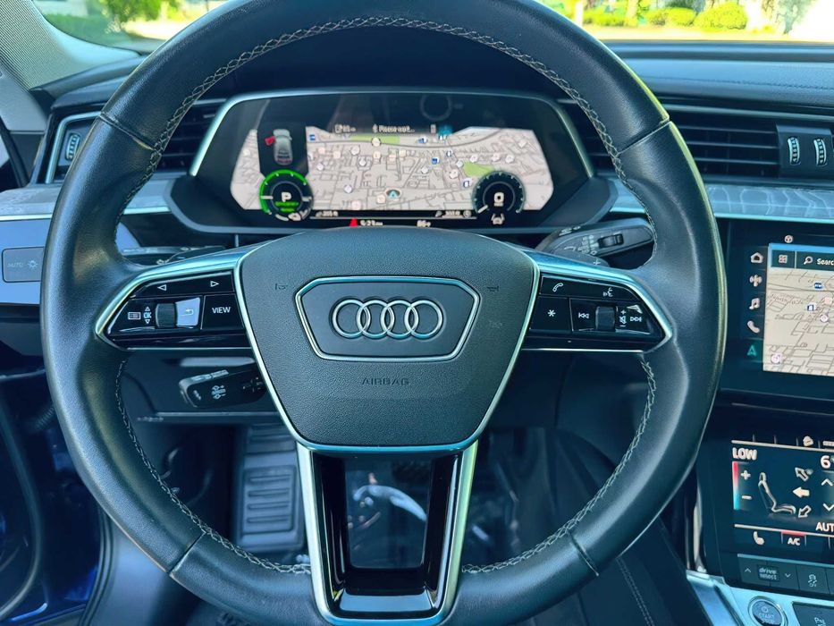 Audi e-tron Sportback quattro Premium      2021