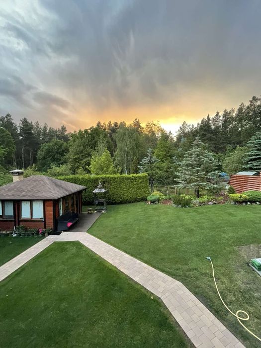 Подобова оренда будинку з Акумуляторми біля Києва. сауна, більярд, ліс