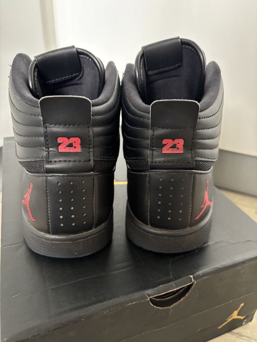 Кросівки оригінальні Nike Jordan
