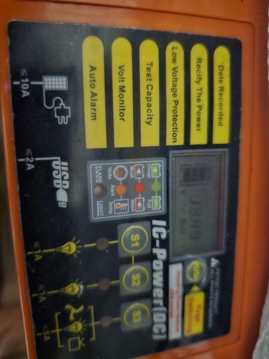 гелевый аккумулятор Weekender с дисплеем, контроллером и LVD