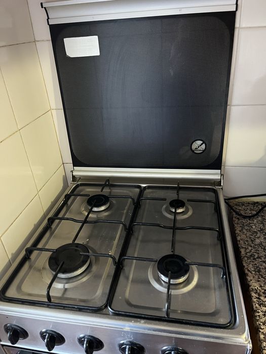 Fogão a gás com forno - funcional