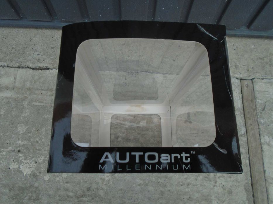 Pudełko Do Modelu AUTOart Millennium  AUTOART 1:18