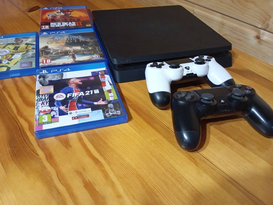 PS4 + pady + gry