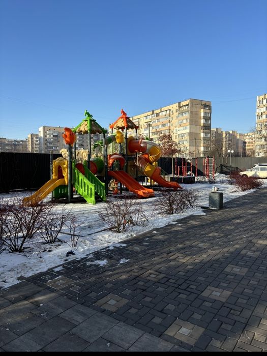 Продам 1 кім квартиру! ЖК Метрополія , метро Вирлиця 3 хвилини пішки!