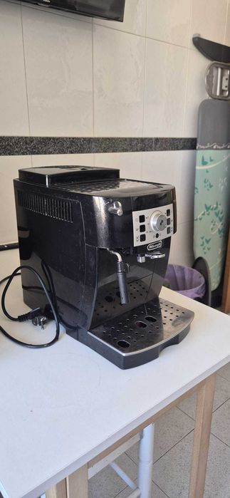 De’Longhi Magnifica S (ECAM 22.110.B)