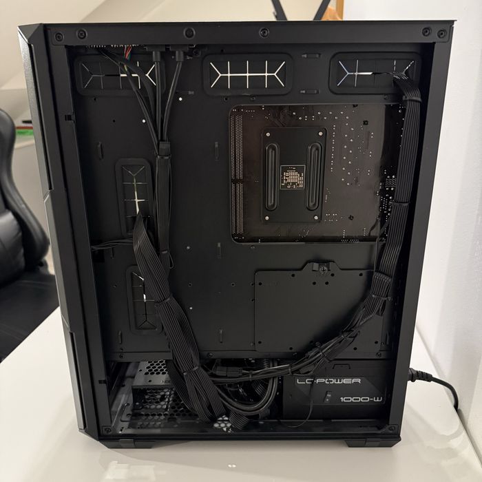 Komputer Gamingowy Ryzen 7 5800X3D + RTX 4070 TI STAN IDEALNY