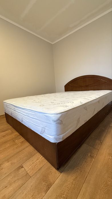 Ліжко з матрасом