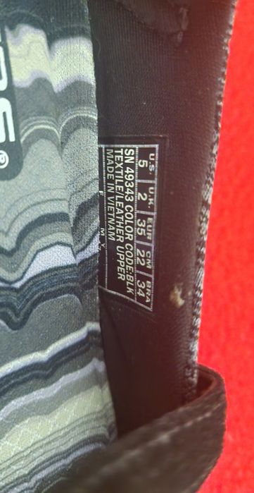 Sabrinas skechers 35