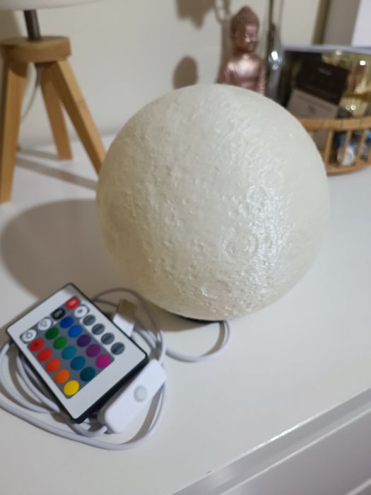 Candeeiro Lua 3D RGB com comando – Luz LED multicor