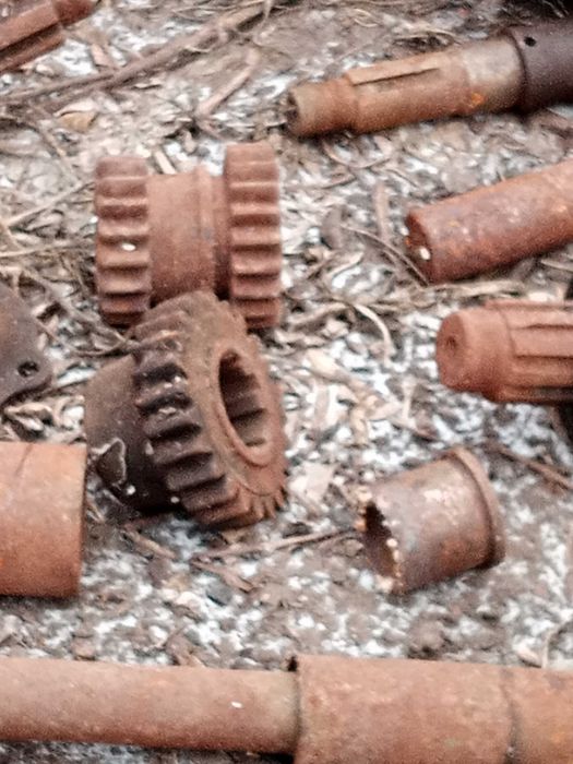 Продам запчасти до т-74