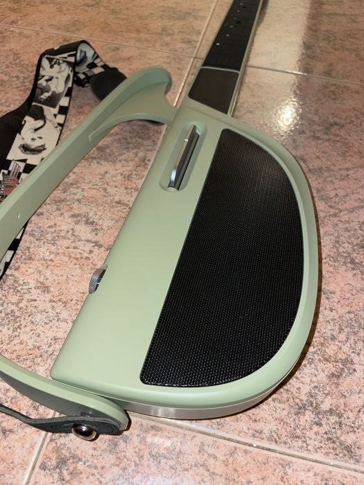 LiberLive C1 Stringless Smart Guitar Verde + acessórios (como nova)