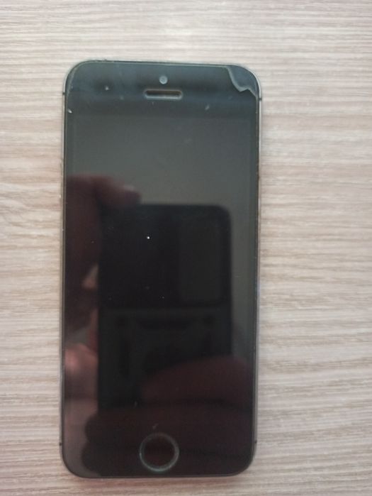 Телефон iPhone 5c