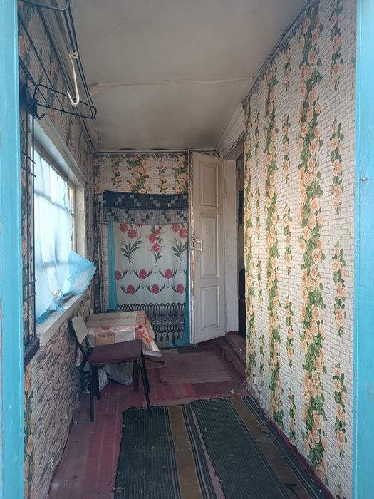 Пів будинку під ремонт в зручному місці