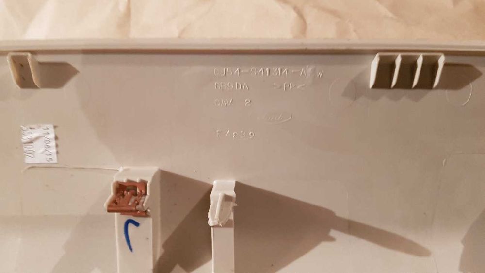 Пластик обшивка ляды крышки багажника Ford Eskape Kuga идеал состояние