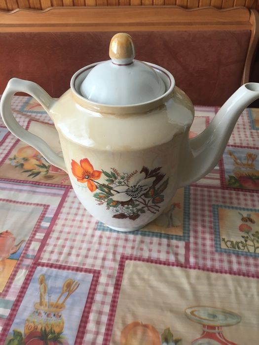 Чайник баранівський фарфор.Сервіз  скло на 5 персон