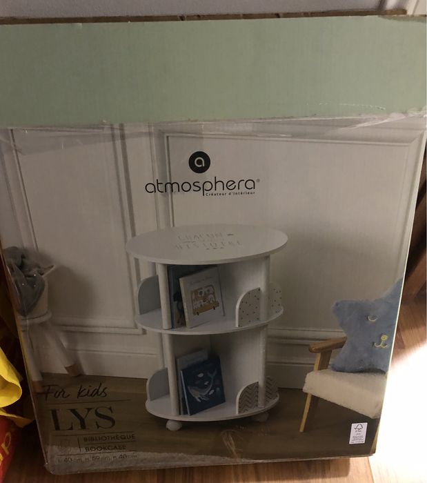 Estante para livros de criança