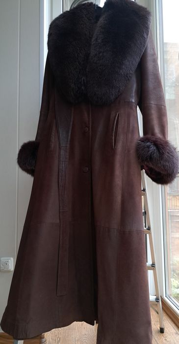 Женский кожаный плащ