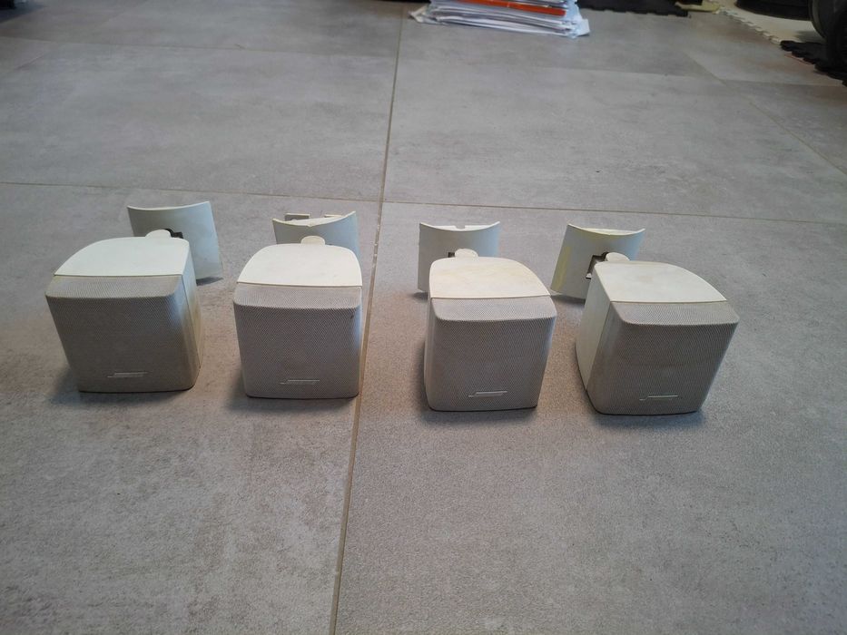 Głośniki Satelity Bose Single Cube (4 sztuki) + Uchwyty ścienne Białe