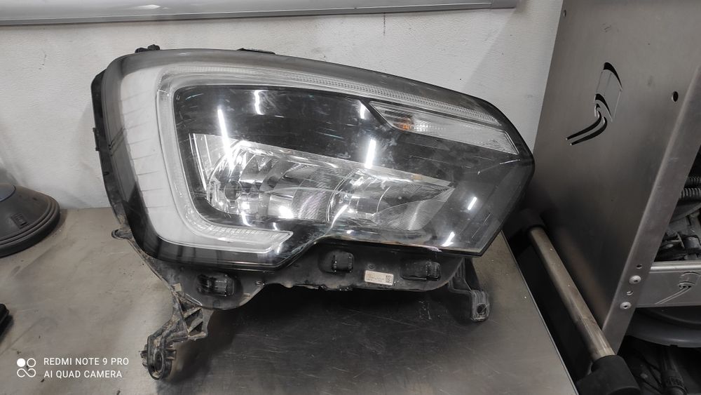 Renault master 2020rok lampa prawa przód
