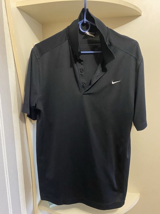 Поло nike черного цвета,размер m