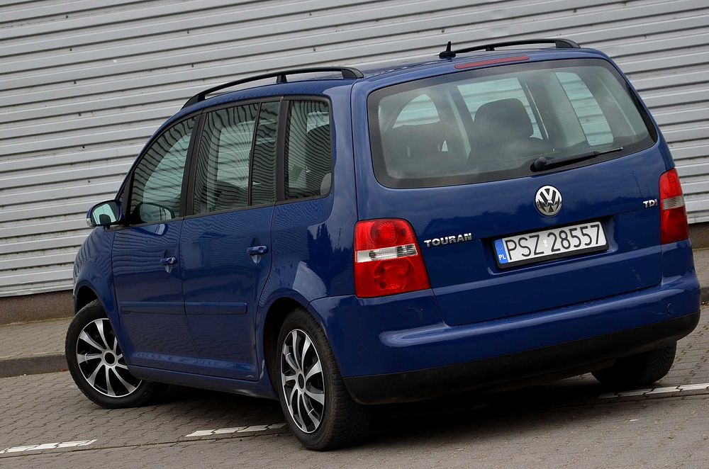 VW Touran 2004r.* 1896cm3 * 11 lat w jednych rękach * Ważne OC i PT