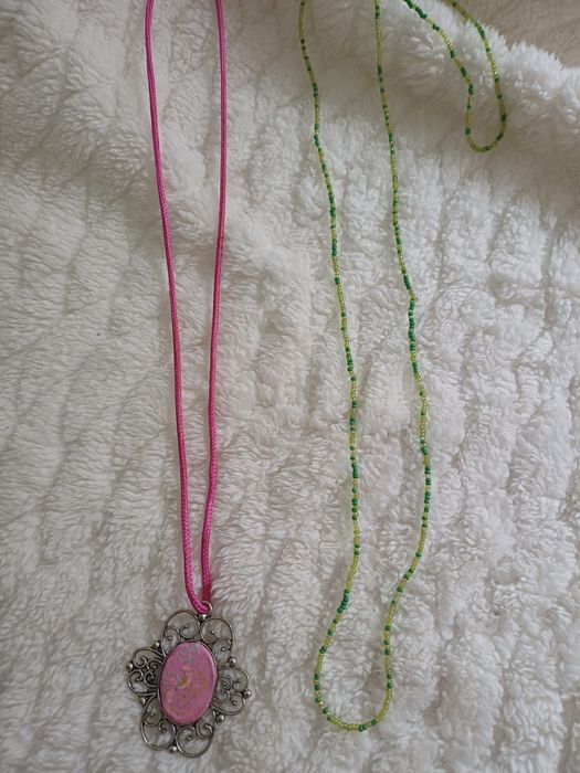 Brincos, colares, pulseiras senhora