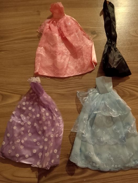 Ubranka dla lalek zafoliowane