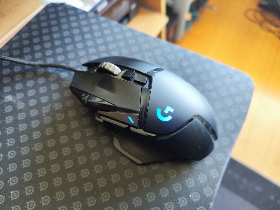 Logitech G502 Mouse and Razer Mousepad64284413855618121