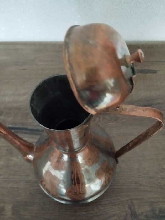 Dzbanek z pokrywką, rękodzieło z Albanii, vintage