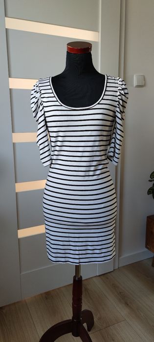 Sukienka biała w czarne paski Amisu rozmiar M/38/10 bufiaste rękawy